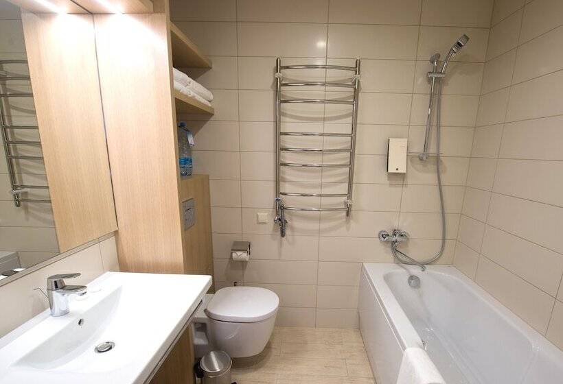 آپارتمان خانوادگی, Mana Suites & Sea