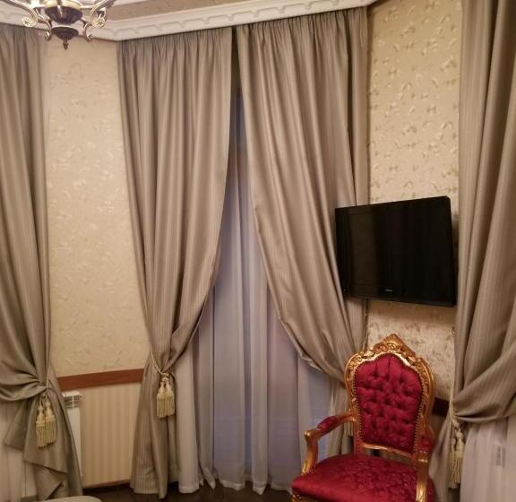 سوییت اجرایی, Vila Sigal Pogradec