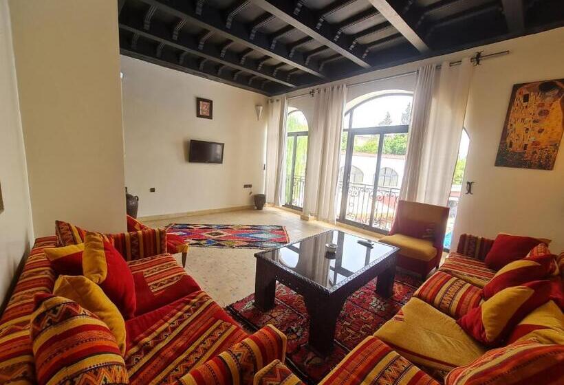 Havuz Manzaralı 1 Yatak Odalı Daire, Targafit Hotel & Hammam