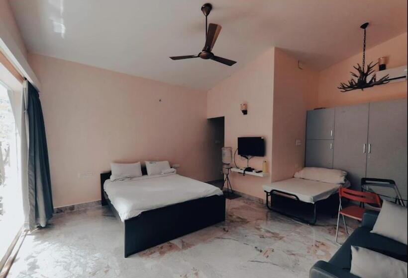 ویلای 1 خوابه, Blue Valley Estate 12 Acre Forest Silver Oak Villa