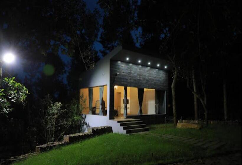 ویلای 1 خوابه, Blue Valley Estate 12 Acre Forest Silver Oak Villa