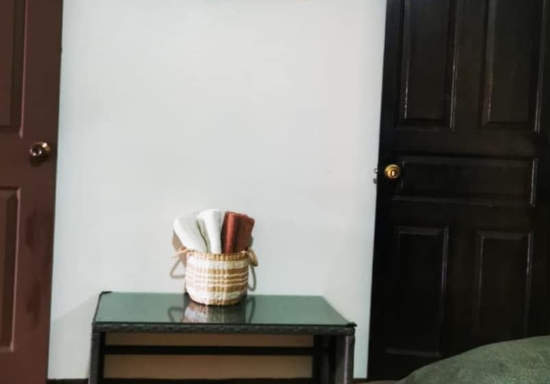استودیوی استاندارد, Cabinas Madeleine