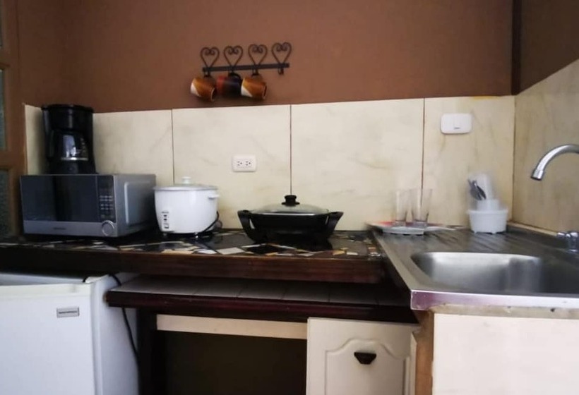 استودیوی استاندارد, Cabinas Madeleine