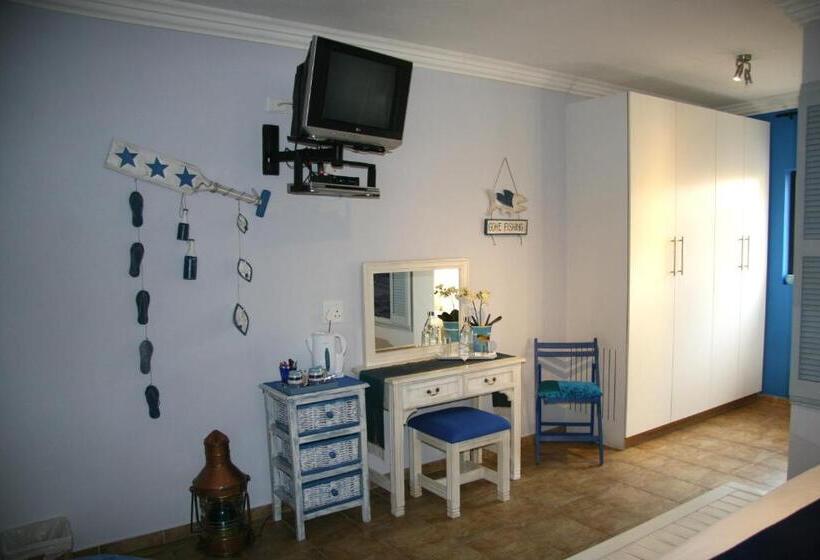 اتاق استاندارد با تراس, Ponciana Superior Guesthouse