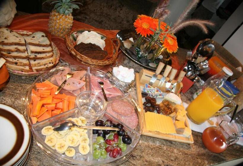 اتاق استاندارد با تراس, Ponciana Superior Guesthouse
