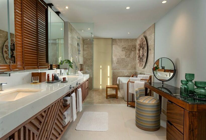 Suite cu Vedere Laterală la Mare, Conrad Punta De Mita