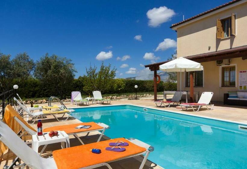 プール付３ベッドルーム　ビラ, Panareti Coral Bay Resort