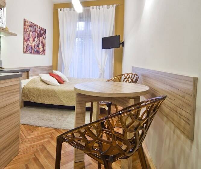 Estúdio Economy, 4seasons﻿ Apartments Cracow