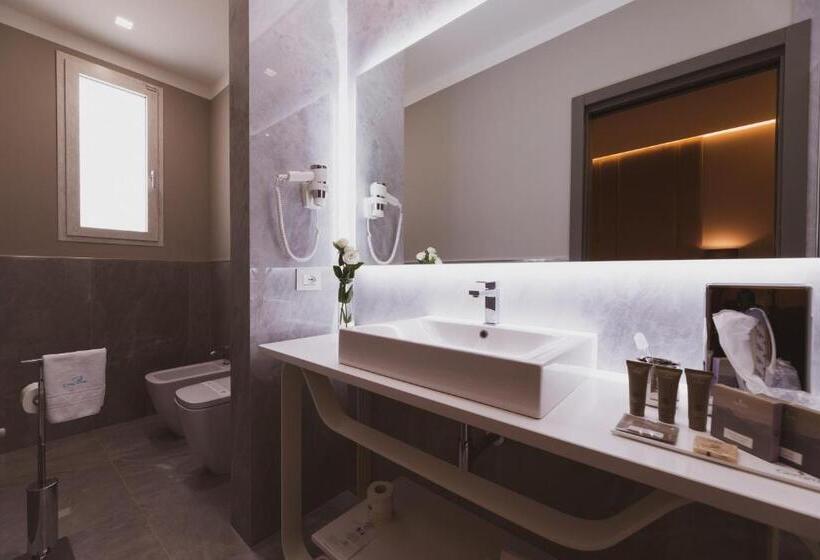 Полулюкс, Callistos Hotel & Spa