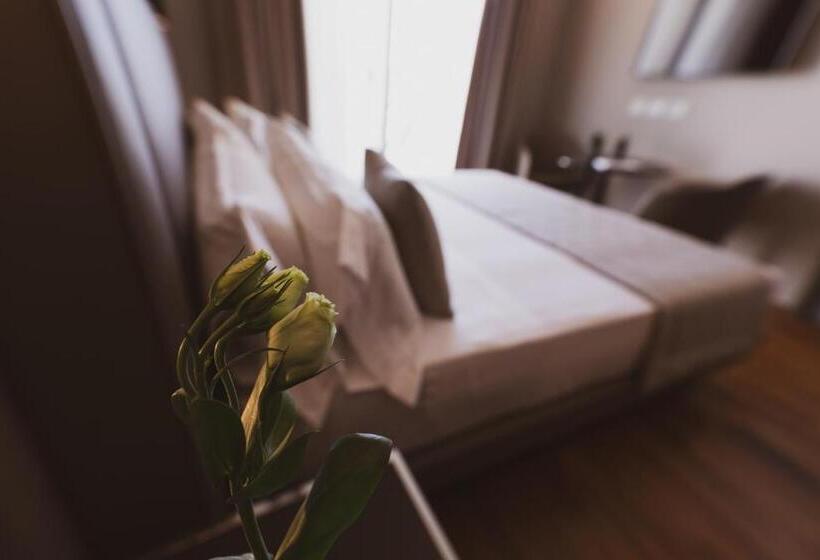 Полулюкс, Callistos Hotel & Spa