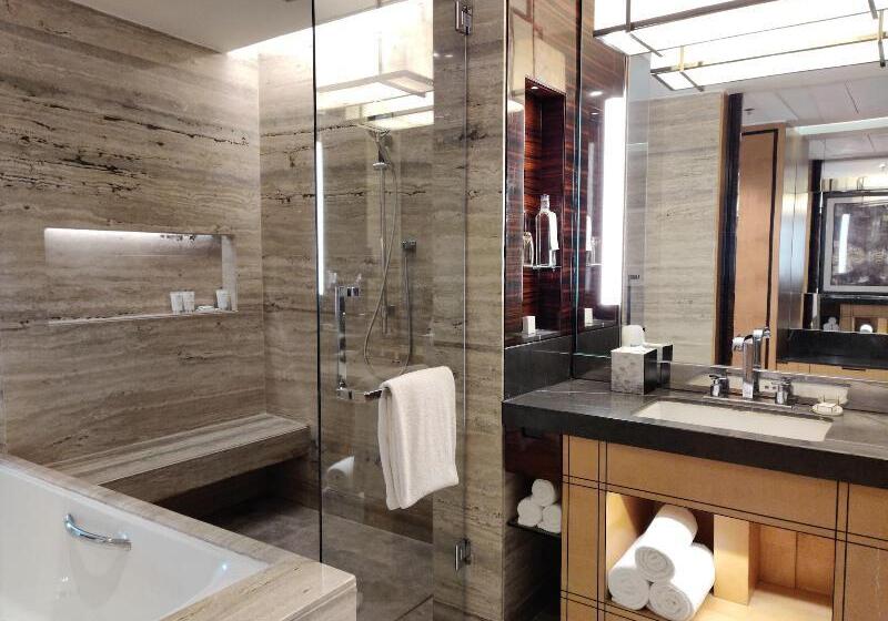 Номер Executive, Jw Marriott Hotel New Delhi Aerocity
