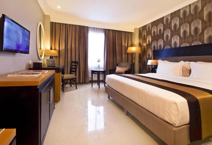 غرفة ديلوكس مطلة على المدينة, The Victoria Hotel Yogyakarta