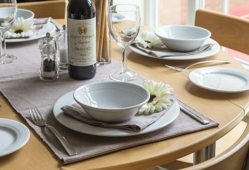 Апартаменты 1 Спальня, Dashwood Apartments