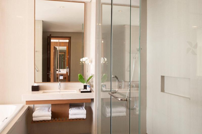 Номер Deluxe Вид на Бассейн, Four Points By Sheraton Bali, Seminyak