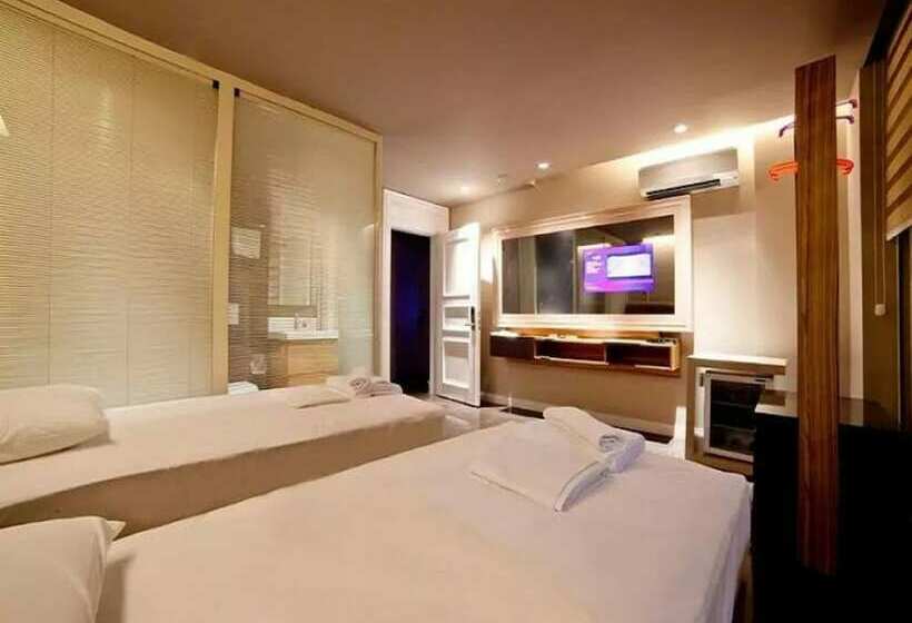 Номер Deluxe, Upper House