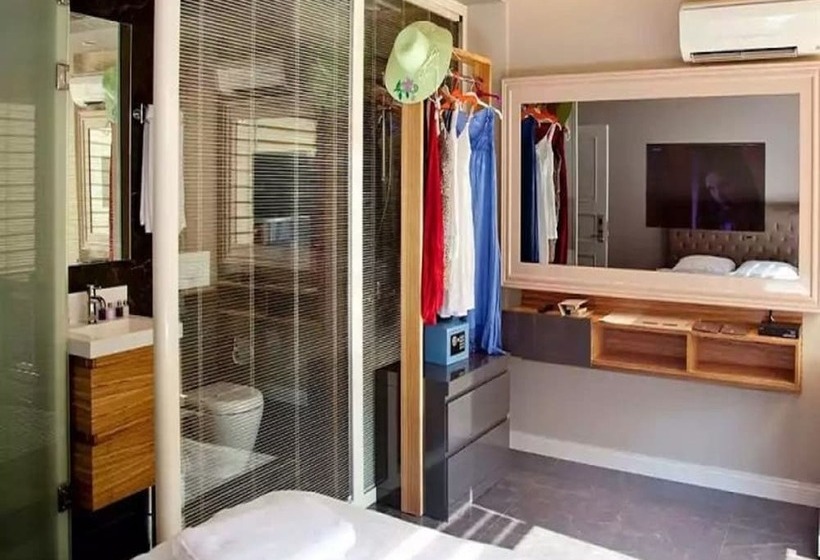 Номер Deluxe, Upper House