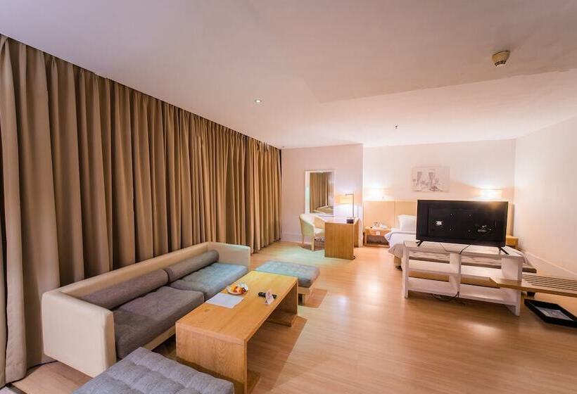 Полулюкс, Grand Jatra Hotel Balikpapan