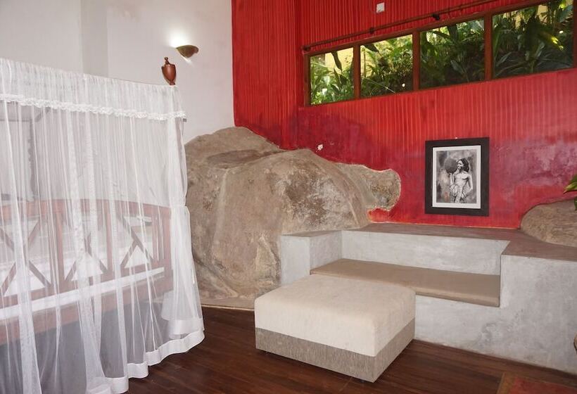 اتاق سوپریور, Thambapanni Retreat
