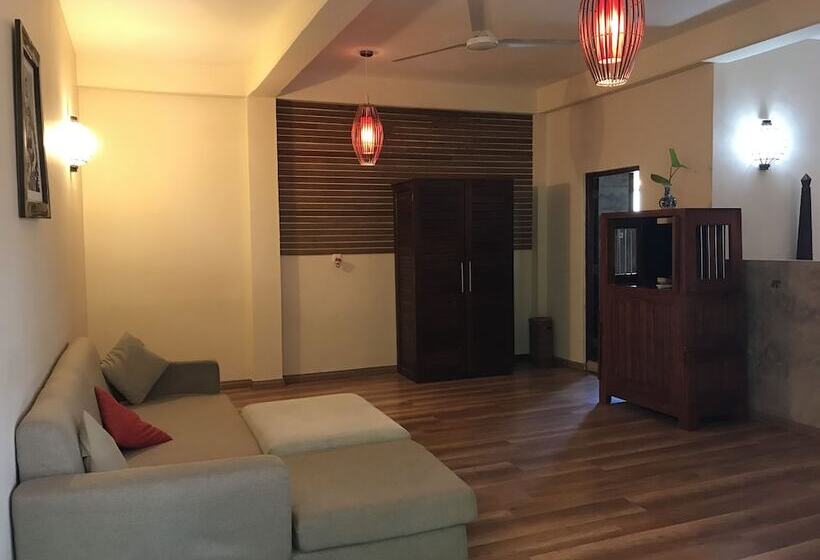 اتاق لوکس, Thambapanni Retreat