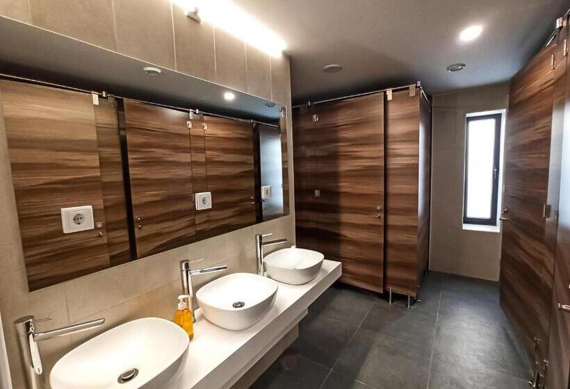 Кровать в Общей Комнате, Hostel Do Alto   Fão