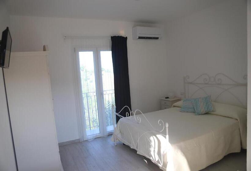 Номер Стандарт Трехместный, Il Gelso Country House