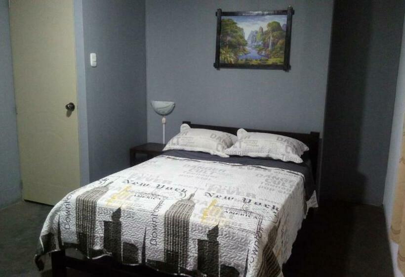 اتاق استاندارد یک نفره, Hospedaje Tirol Lodging Spa