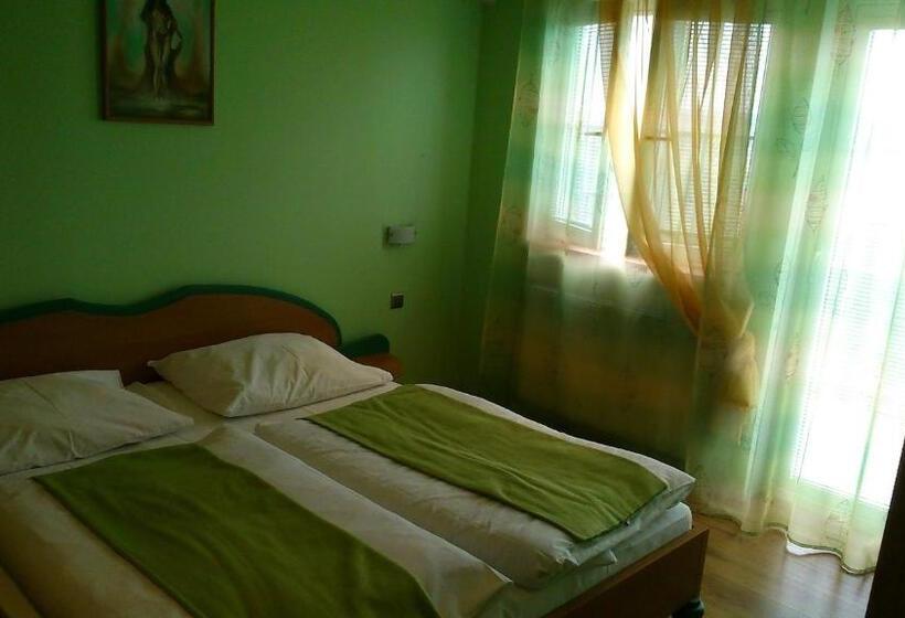 شقة غرفة نوم واحدة مزودة بشُرفة, Penzión Rekrea