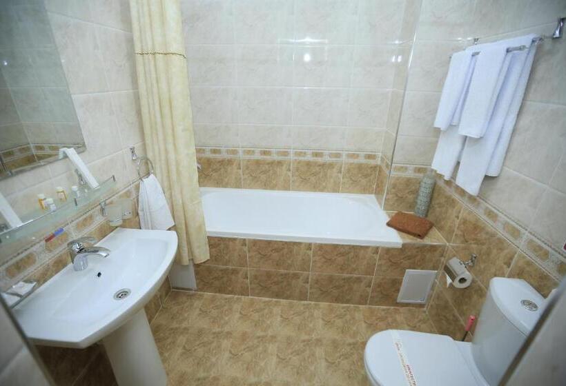 اتاق لوکس چهار تخته, Asia Hotel Fergana