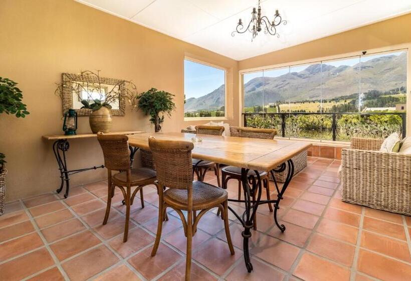 Вилла 2 Спальни, L Ermitage   Franschhoek Chateau & Villas