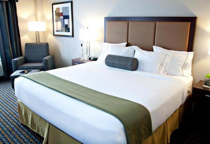 带大床的标准间, Holiday Inn Express Pembroke, An Ihg