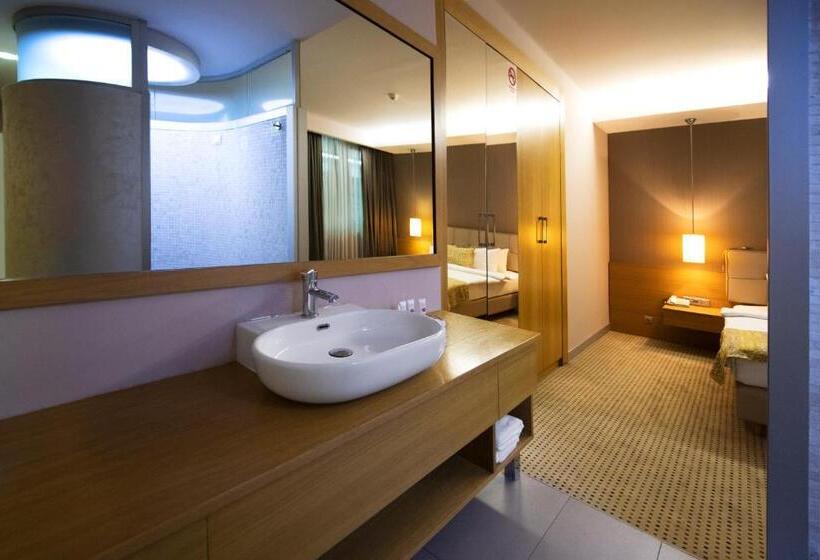 سوییت, Ramada By Wyndham Podgorica