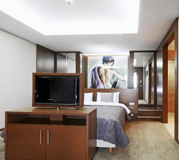 سوئیت با تخت بزرگ, Ramada By Wyndham Podgorica