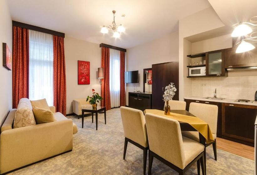 Suite with Terrace, Aurum