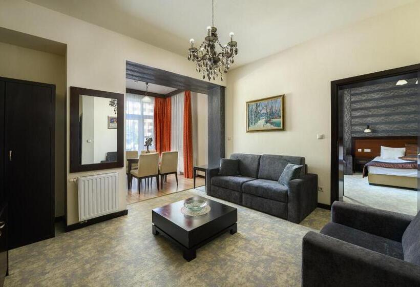 Suite with Terrace, Aurum