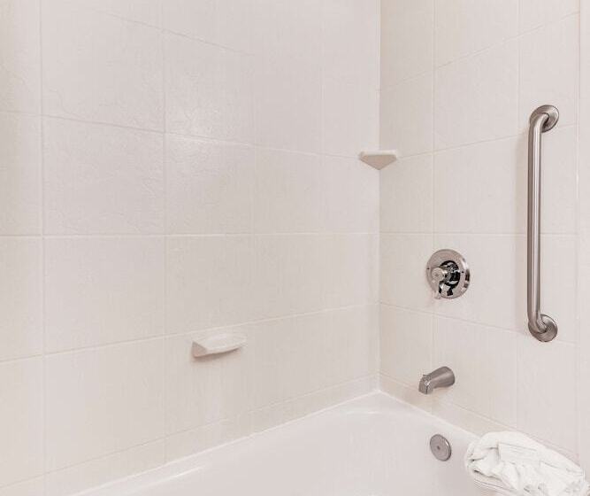 Номер Стандарт, Hilton Garden Inn Waldorf