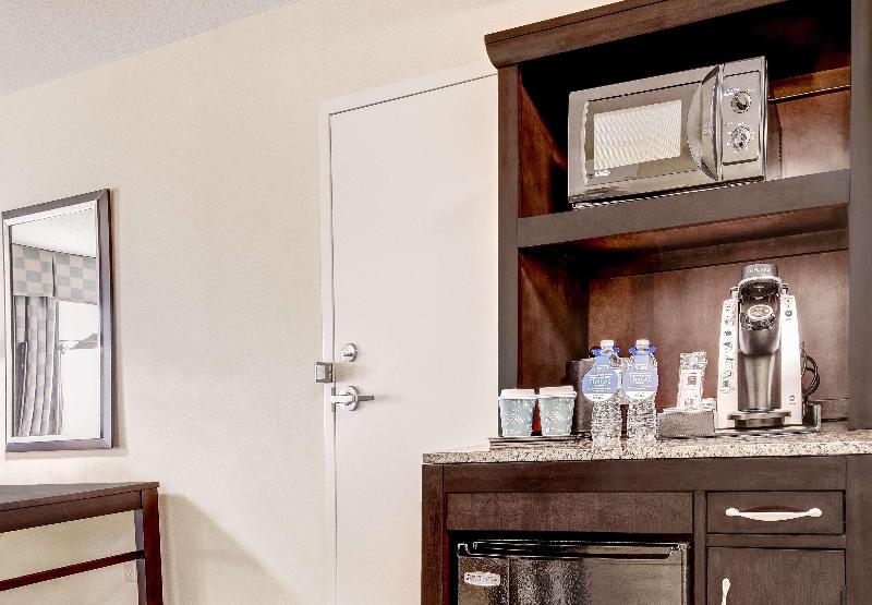 Люкс Кровать Кинг, Hilton Garden Inn Waldorf