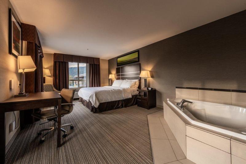 Люкс Вид на Горы, Holiday Inn Express Golden Kicking Horse, An Ihg
