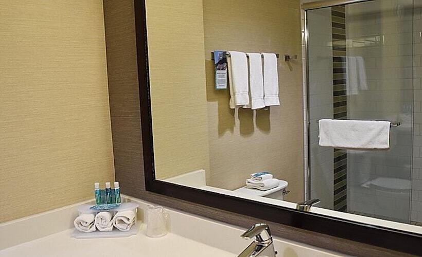 Люкс Вид на Горы, Holiday Inn Express Golden Kicking Horse, An Ihg