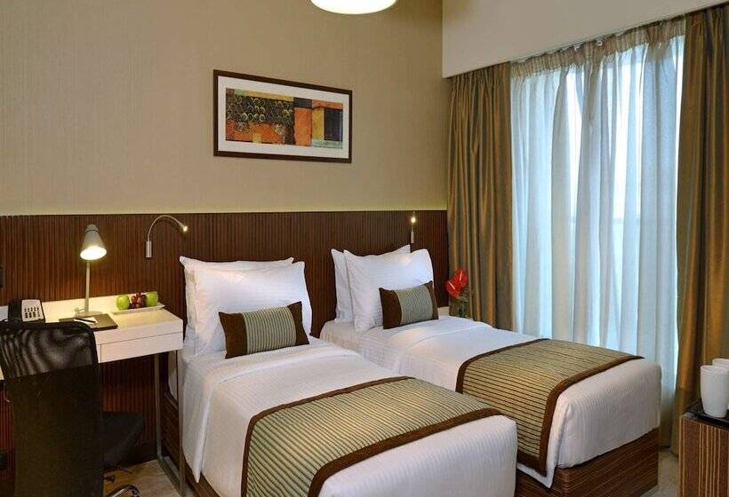 Номер Deluxe, Residency Sarovar Portico