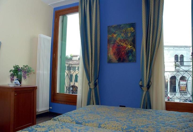 اتاق استاندارد با چشم‌انداز, Diamantino Town House
