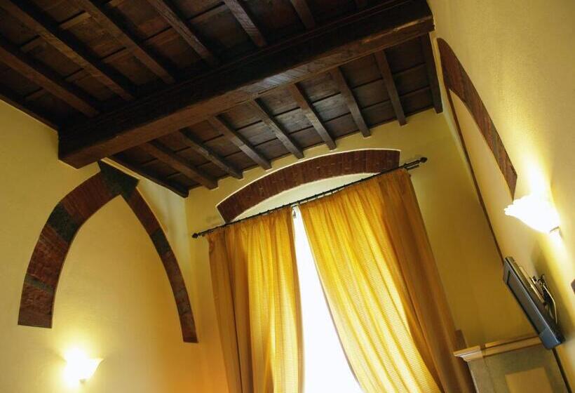 اتاق سوپریور سه تخته, Residenza Della Signoria
