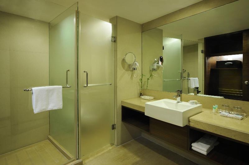 Номер Deluxe Кровать Кинг, Four Points By Sheraton Ahmedabad