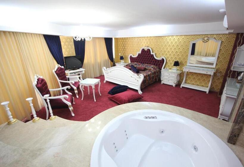 سوییت, Grand Corner Boutique