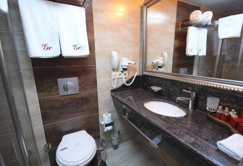 اتاق استاندارد سه نفره, Grand Corner Boutique