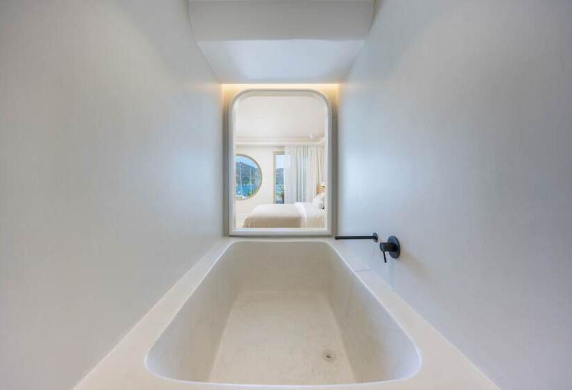 اتاق پرمیوم با چشم‌انداز دریا, Yacht Classic Hotel   Boutique Class