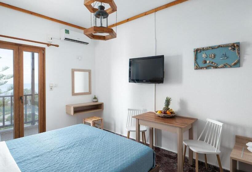 اتاق استاندارد با بالکن و چشم‌انداز دریا, Spiros Soula Family Hotel & Apartments