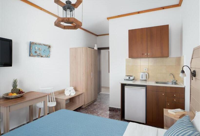 اتاق استاندارد با بالکن و چشم‌انداز دریا, Spiros Soula Family Hotel & Apartments
