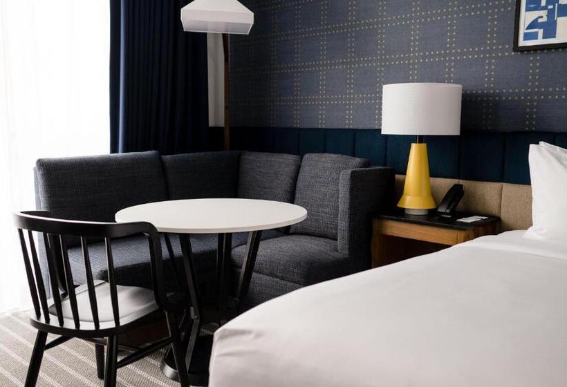 Номер Стандарт Кровать Кинг Адаптированный для Инвалидов, Cambria Hotel Boston Somerville