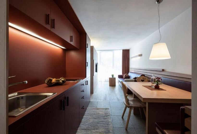 Apartamento 2 Dormitórios, Residence Königswarte Strata