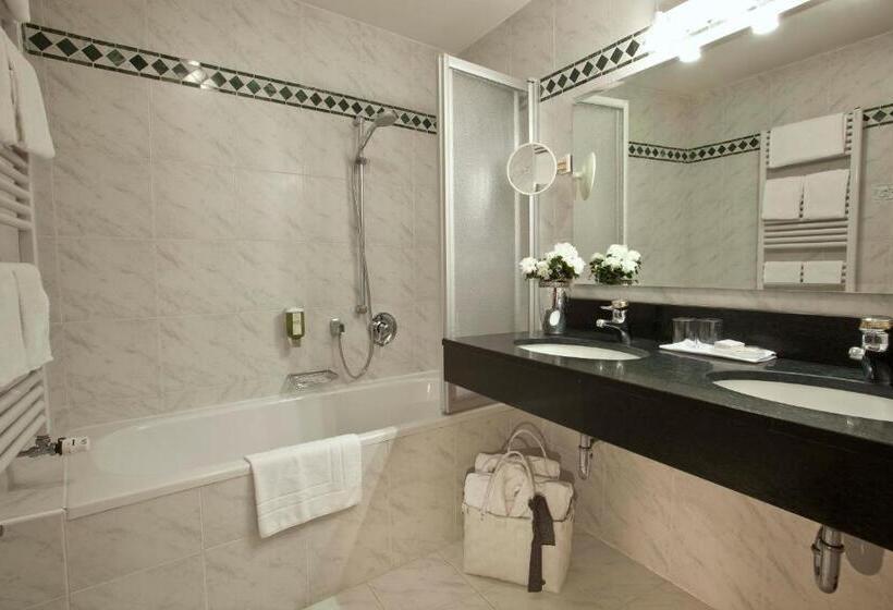 Apartamento 1 Dormitório com Terraço, Residence Königswarte Strata